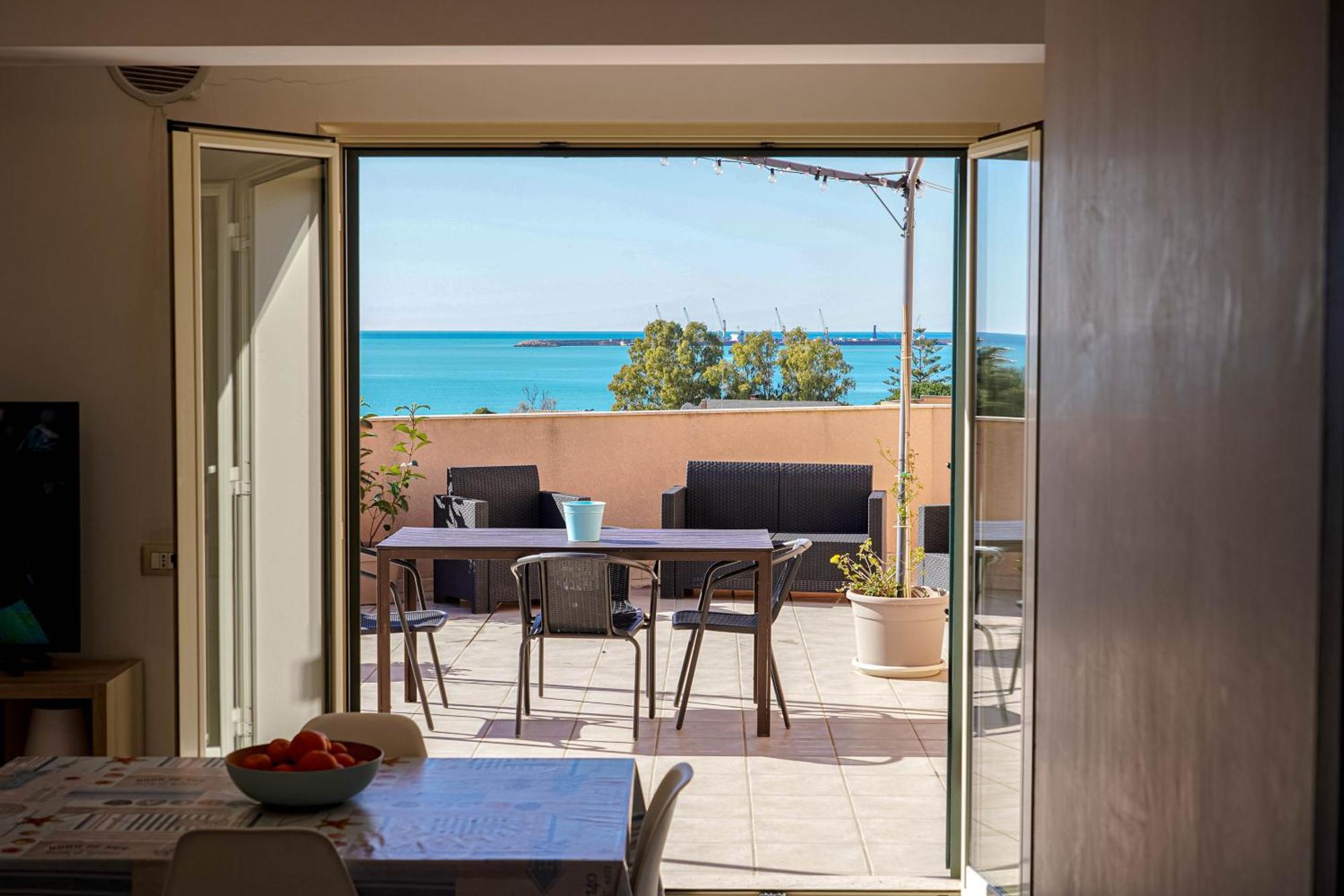 דירות פוצאלו Attico Terrazza Cielomare Seaview מראה חיצוני תמונה